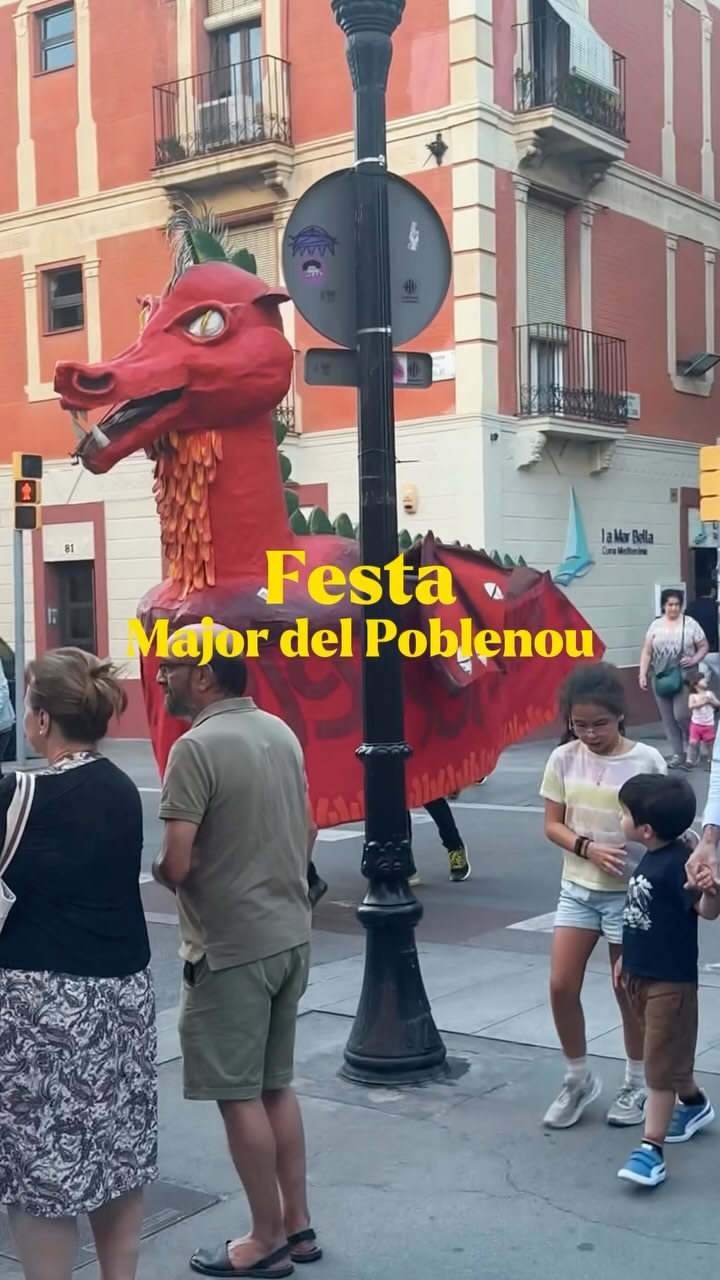 Les fêtes de Poblenou ont lieu la première quinzaine de Septembre ! Les diffé...