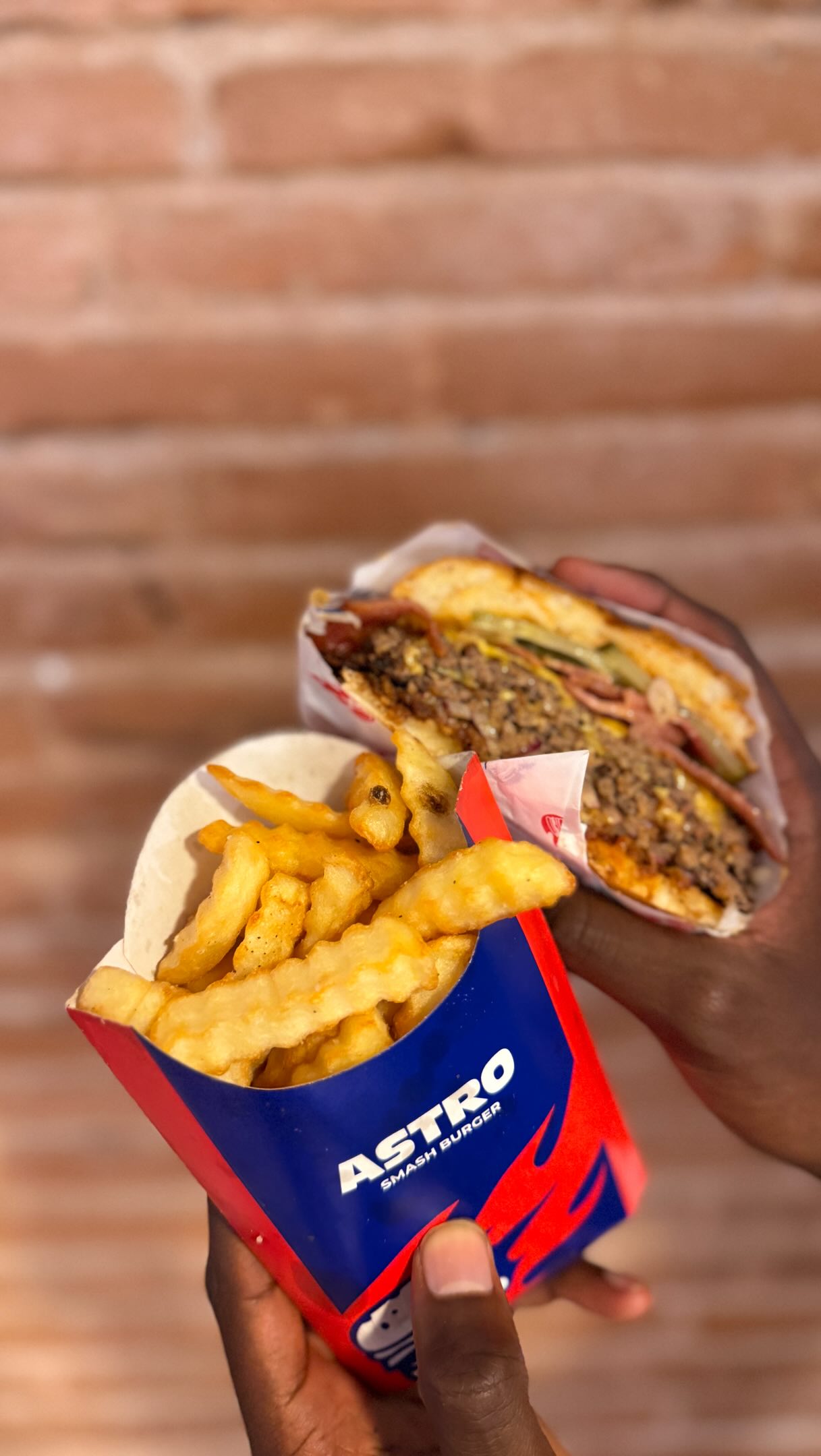 Astro Smash Burger - les burgers gourmands de Poblenou